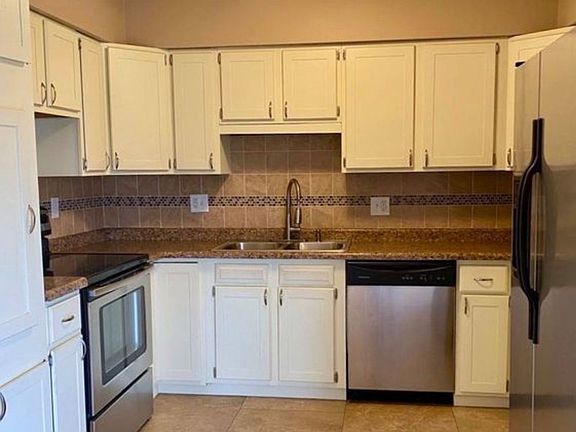 3rd image of 1364 Windward Dr