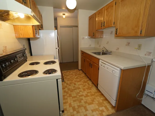 1304 1st Ave, Wainwright, AB T9W 1N1