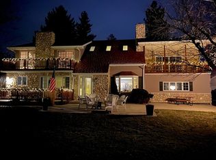 W3922 Lake Shore Dr, Lake Geneva, WI 53147