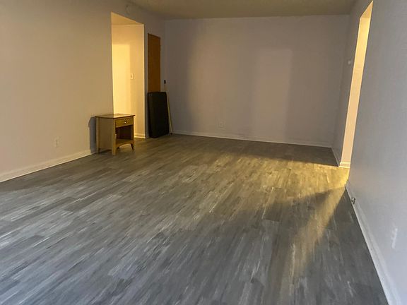 4th image of 2812 E 130th St APT 101