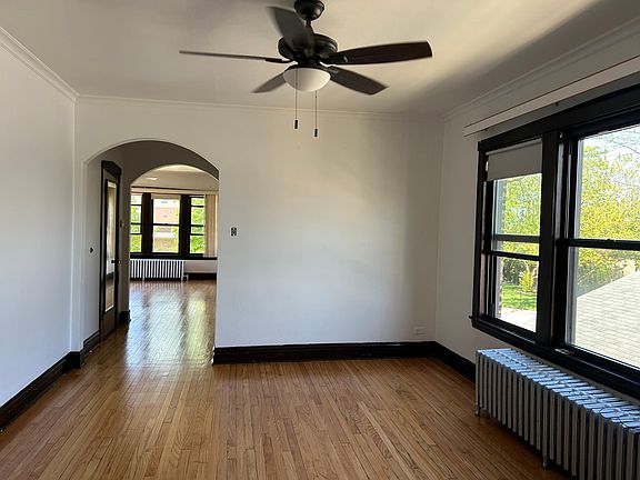 2nd image of 3951 W Albion Ave