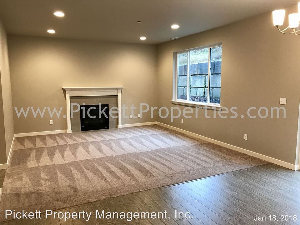 2nd image of 789 Freedom Ct SE