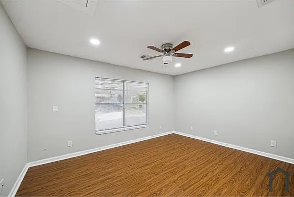 209 Stewart St — Photo 11
