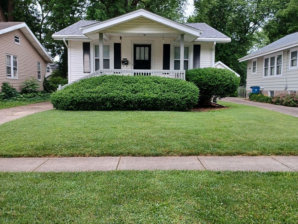 2 BR Bungalow on Blvd.