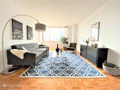 350 W 50th St APT 29G, New York, NY, 10019