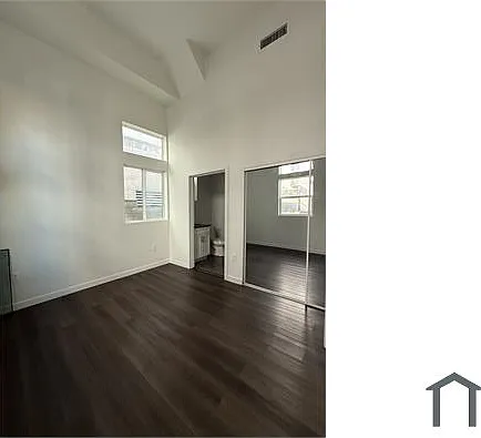 4224 1/2 S Western Ave — Photo 11