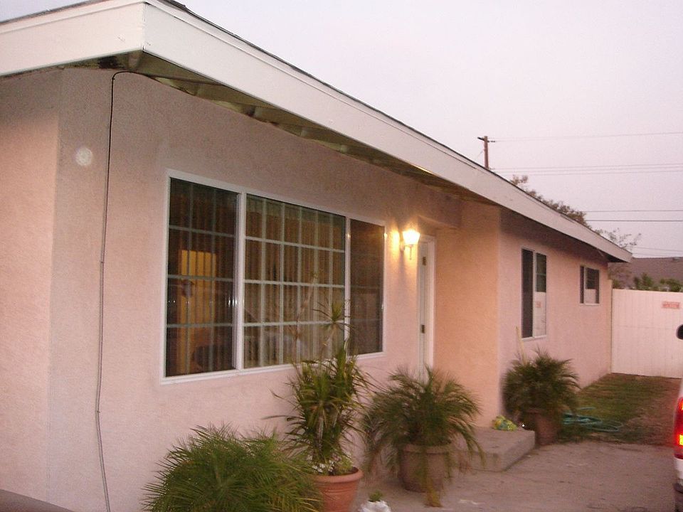 1st image of 12224 Loma Dr