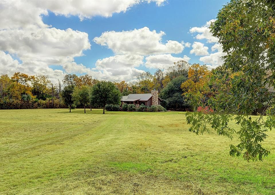 1st image of 7300 Great Oak Cir