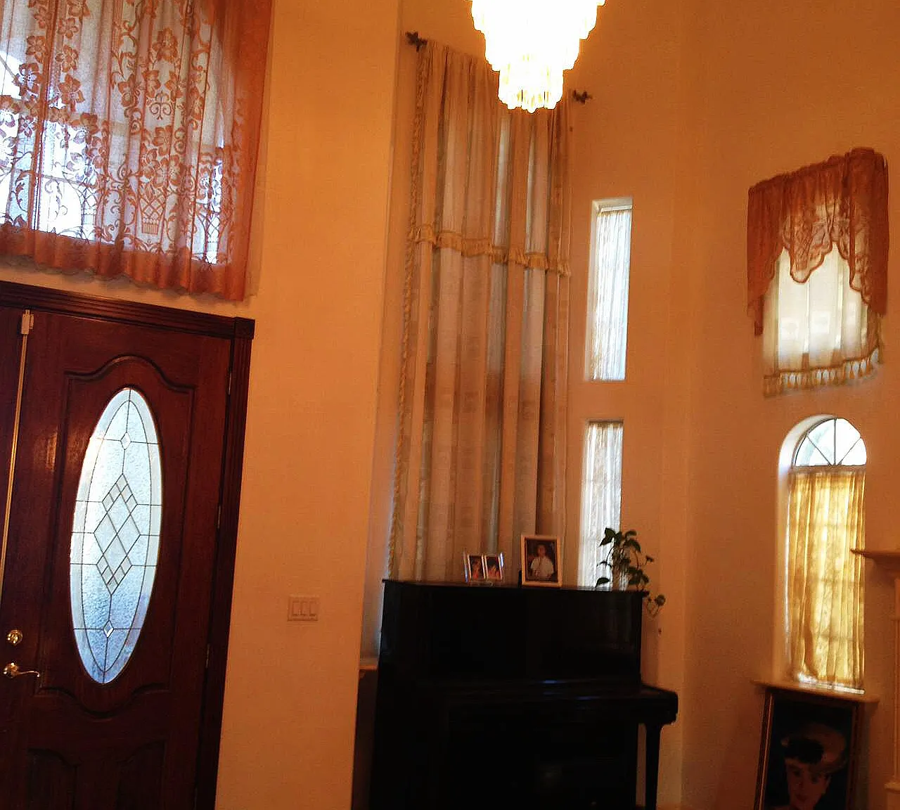 4 bed, 3.5 bath, 2600 sqft, $4,500 — Photo 4