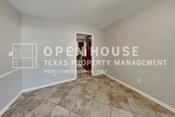 14922 Spring Lake Dr — Photo 4