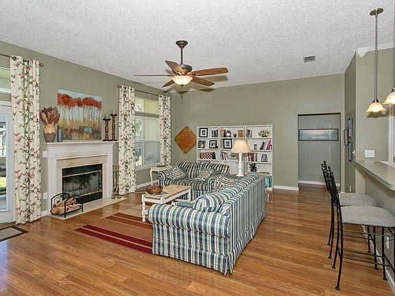 5th image of 712 S Lake Cunningham Ave