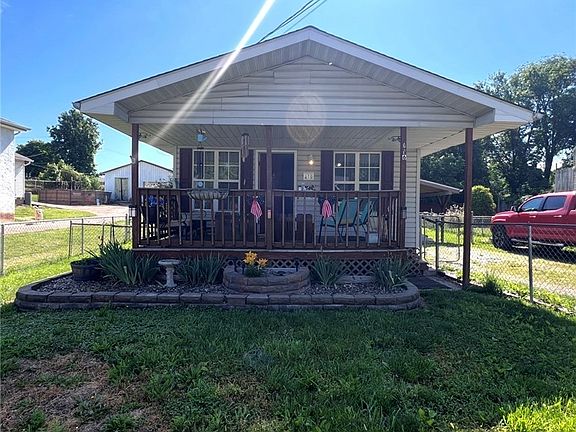 2nd image of 116 Circle Dr