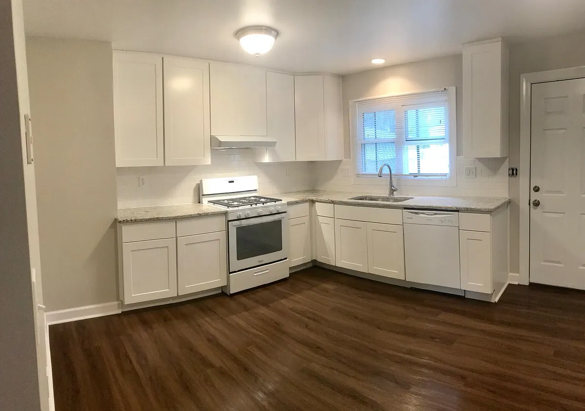 Building Photo - 2834 89th St #2834