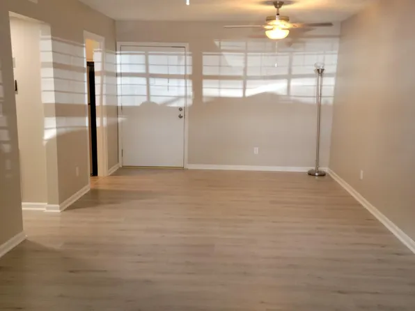 165 Thierman Ln APT 116, Saint Matthews, KY 40207