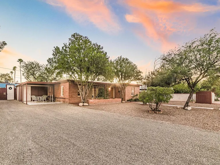 3026 E Loretta Dr — Photo 11