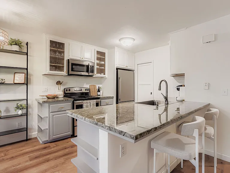 827 Maxwell Ave #H — Photo 9
