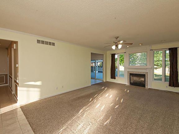 5th image of 2586 Bell Cir