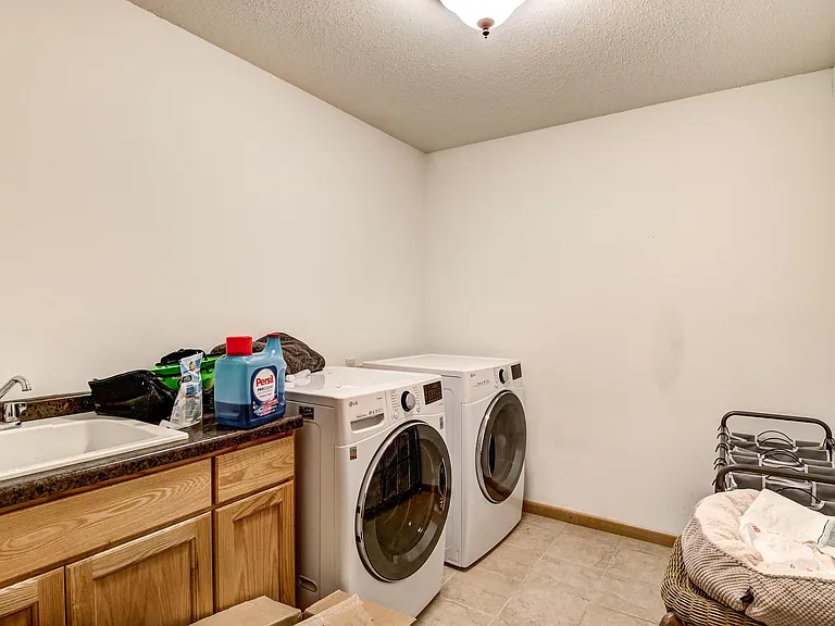 Laundry room with hookups