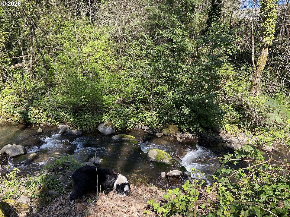 2nd image of 460 NW Kanaka Creek Rd