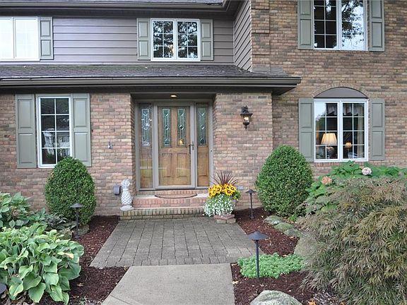 4th image of 27545 Hemlock Dr