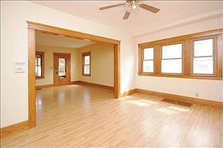 4th image of 163 Summer St