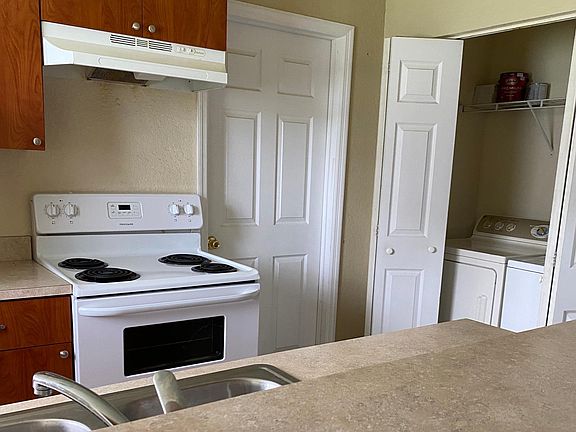 5th image of 1100 Lowry Ave Unit 49