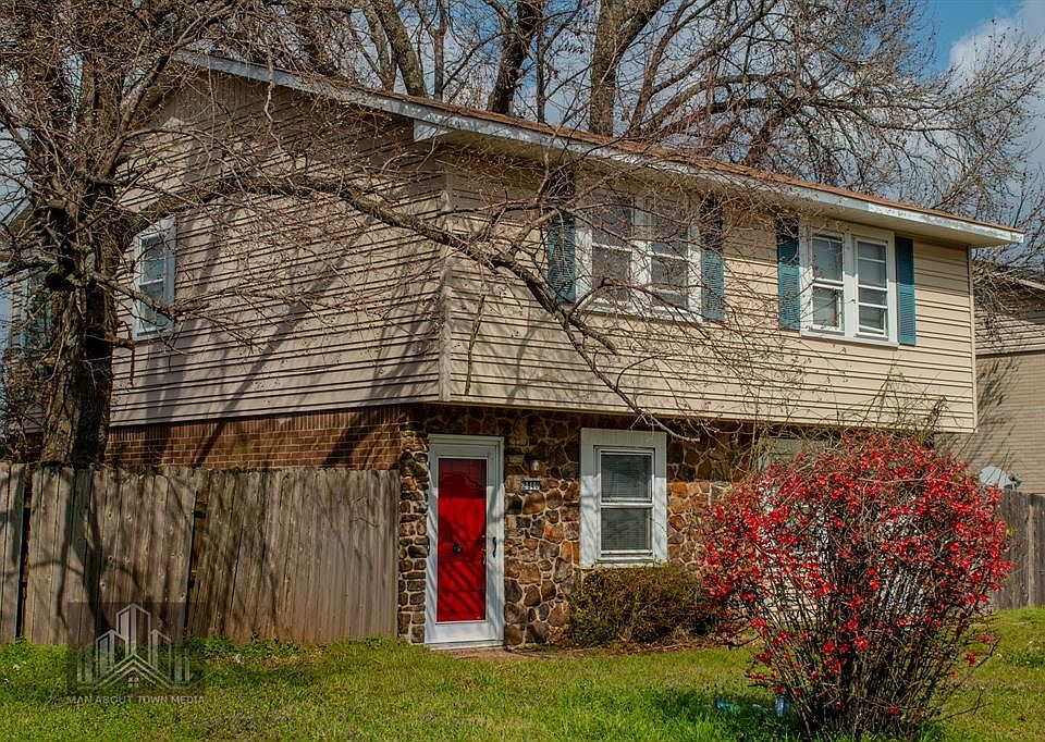 1st image of 2838/2840 Mackey Ln