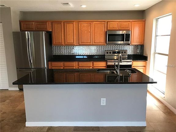 4th image of 2356 Hawthorne Dr