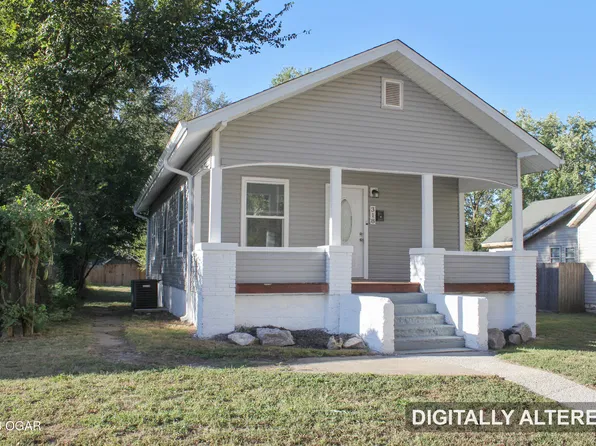 318 W Olive St, Aurora, MO 65605