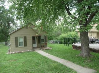 5220 N Cambridge Ave, Kansas City, MO 64119