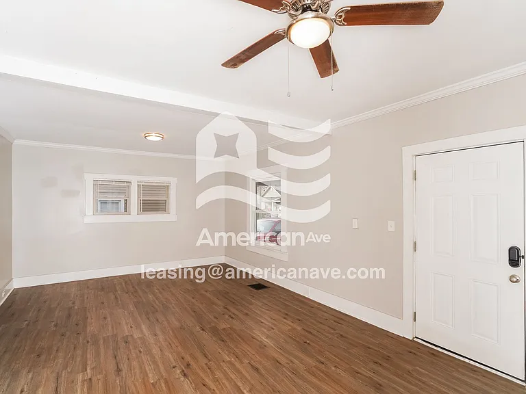 1033615_005_wm_-_living_room_13299206.jpg