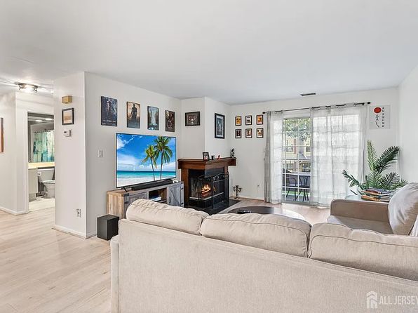 907 Meadow Ct UNIT 907