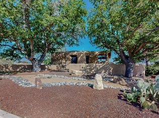 810 Rio Vista Cir SW, Albuquerque, NM 87105