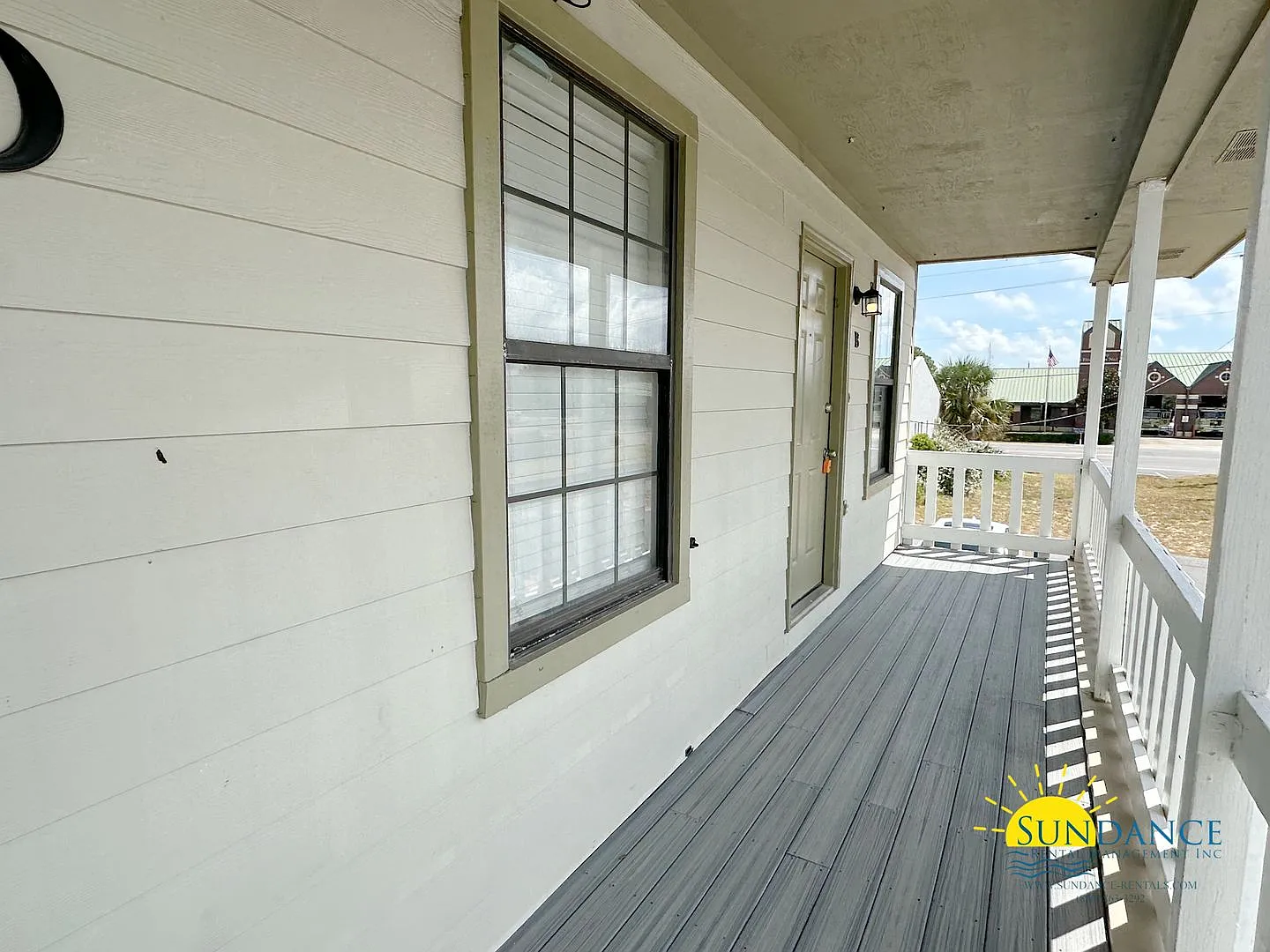 Great 2 Bedroom Unit in Gulf Breeze! — Photo 2