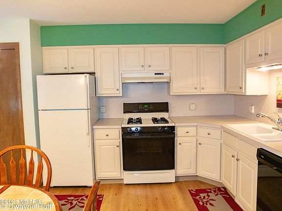 4th image of 888 Andover Ct SE