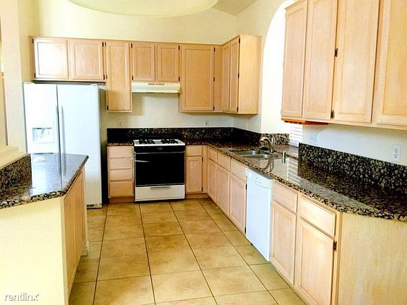 pre-70610244_2231-crown-valley-ln_north-las-vegas_nv_2016-2