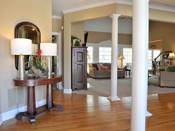 4th image of 916 Great Pine Ln