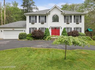 1367 Kilmer Rd, Tobyhanna, PA 18466