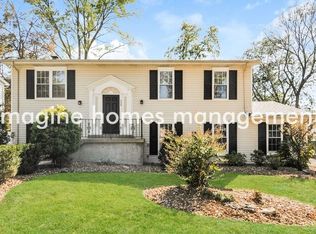 908 Broadhurst Dr, Ballwin, MO 63021