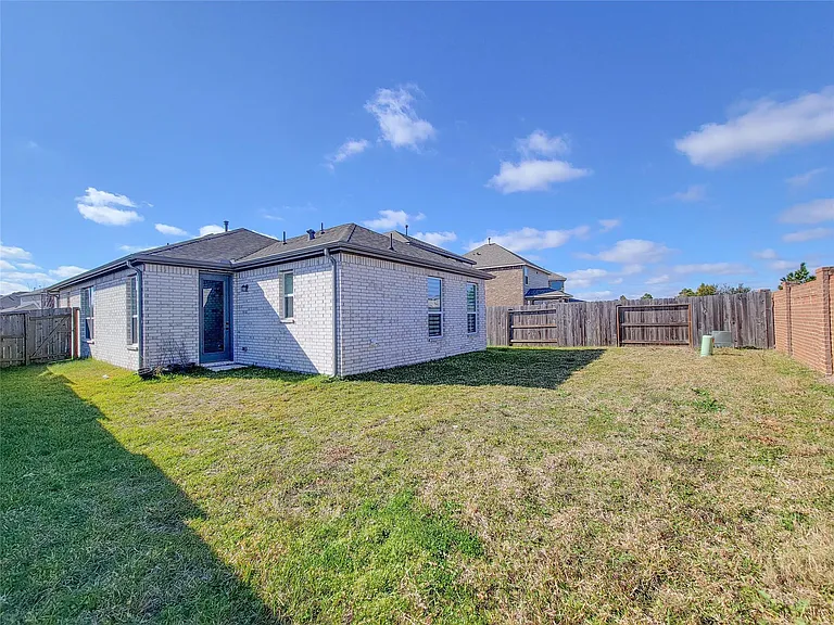 8214 Leisure Point Dr — Photo 31