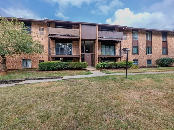 16445 Heather Ln APT 202, Middleburg Heights, OH 44130