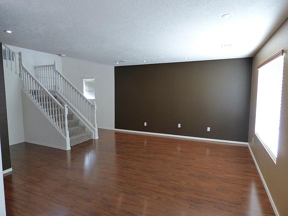 2nd image of 1404 Villa Montana NE