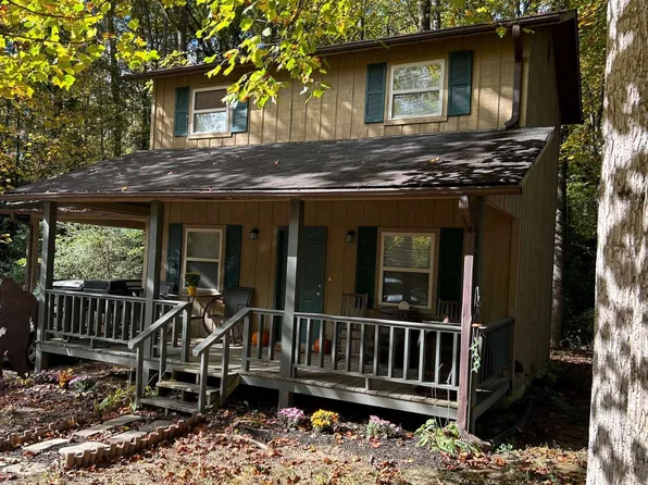 42 Carnes Dr, Young Harris, GA 30582
