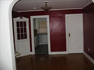 4th image of 2910 W Hillcrest Ave