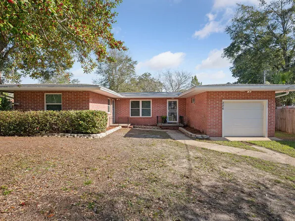 226 Edge Ave, Valparaiso, FL 32580