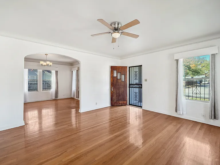 326 E Mistletoe Ave #2 — Photo 29