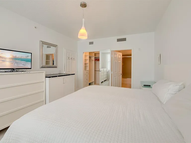 2401 NE 65th St #509 — Photo 22