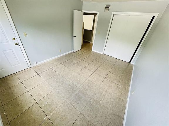4th image of 2130 Avenue S #107