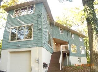 46 Summit Ave, Pompton Lakes, NJ 07442