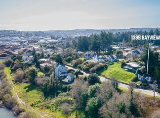 1385 Bayview St, North Bend, OR 97459